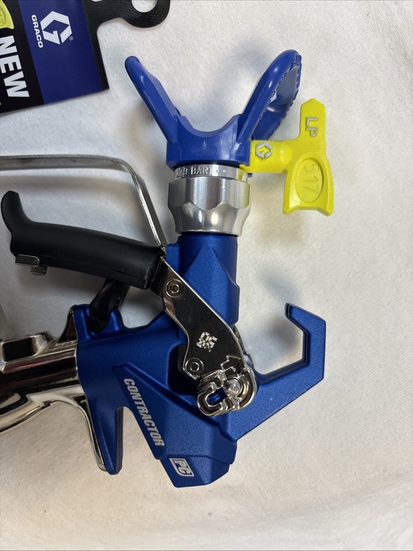 Graco Contractor PC Spray Gun With LP517 Spray Tip. New 17Y043 17Y042 gallery