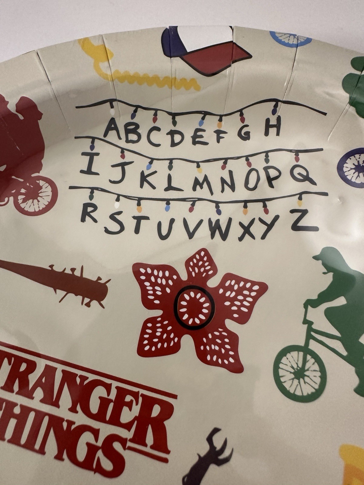 Netflix Stranger Things Party Dinner Plates 9 Inch Pack of 8 Sealed gallery