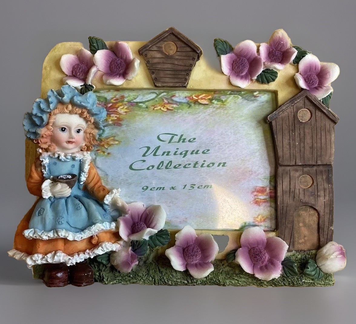 NEW 3”x4” 3D Picture / Photo Frame GIRL IN GARDEN Birdhouse Orange Dress Unique gallery