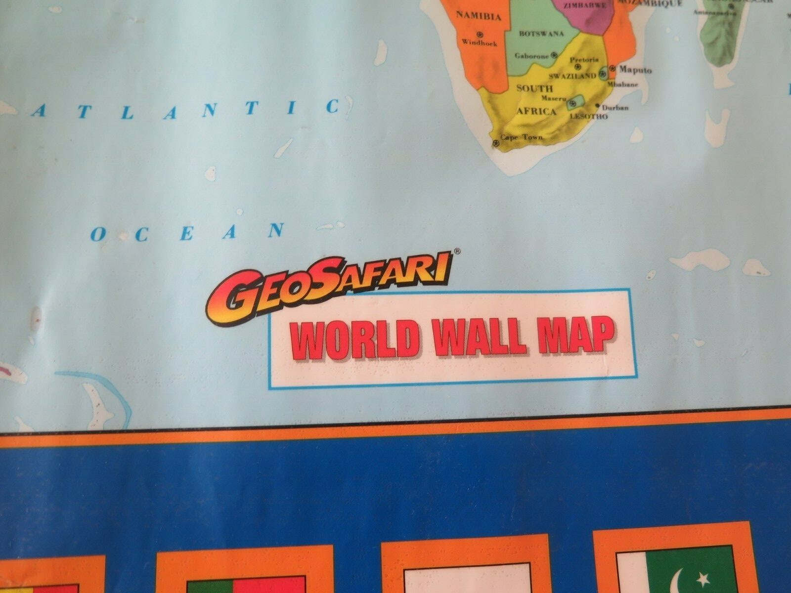 GEO SAFARI World Wall Map gallery