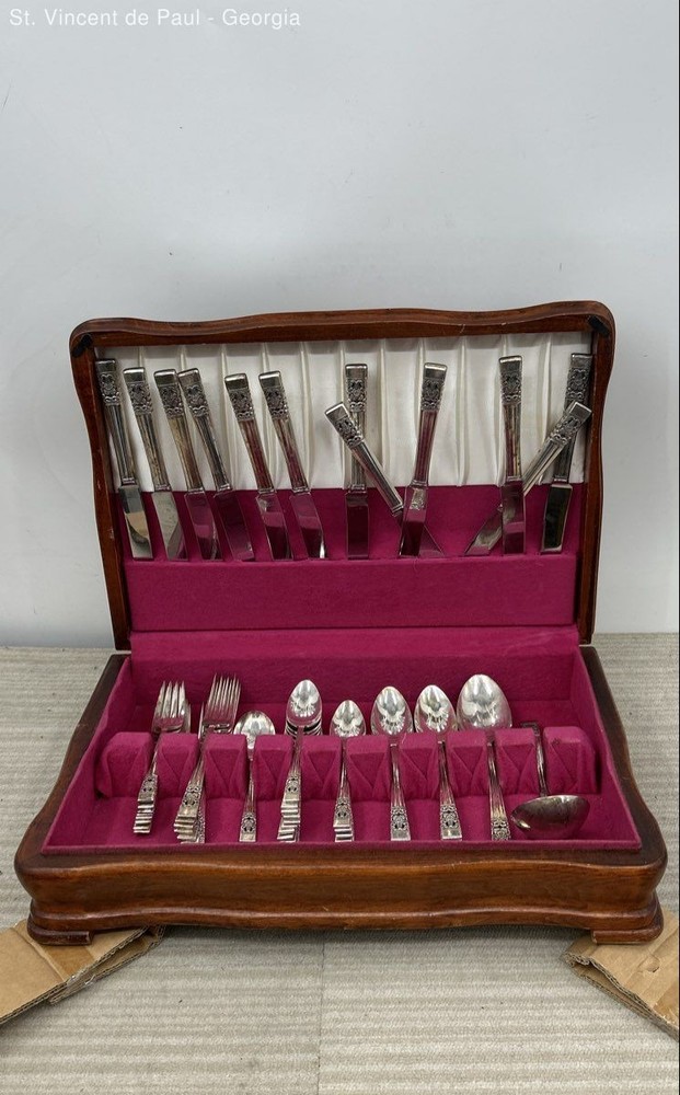Oneida Community Coronation Silverplate Flatware Set 1936 56 pieces Great Cond.