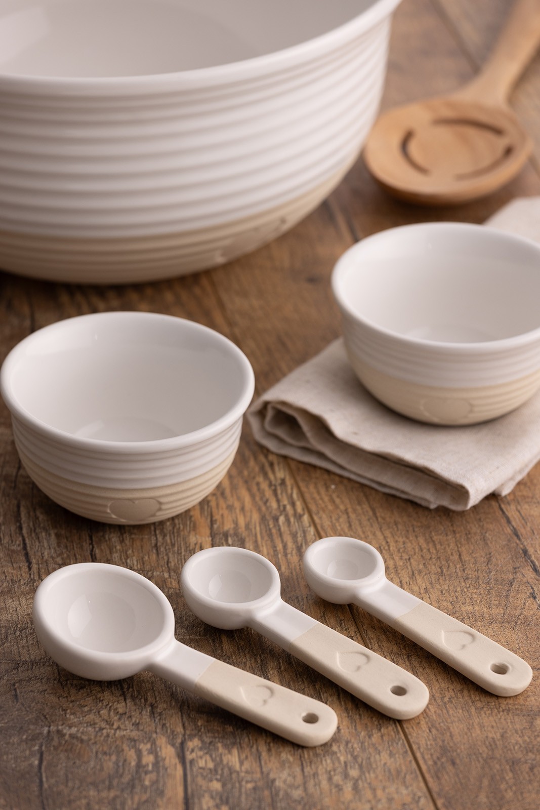 Mason Cash Rustic Charm Measuring Spoons, Set of 3 Stoneware Spoons (1 tbsp to gallery