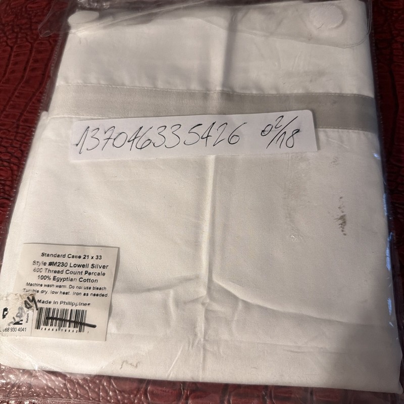 Matouk Standard Pillowcaes Lowell White Silver Cotton Percale 600 tc New gallery