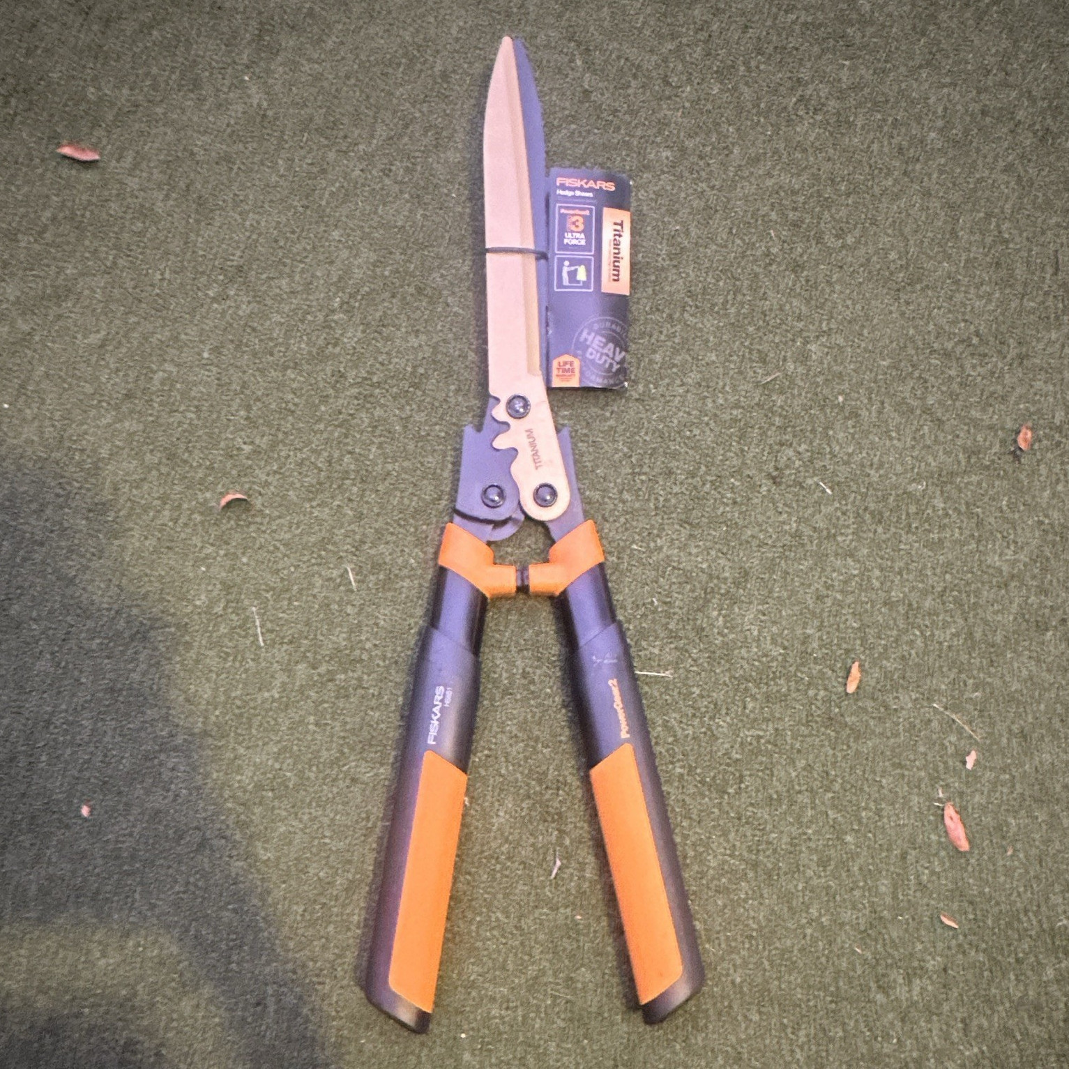 Fiskars PowerGear2 Hedge Shears 8in Steel Blade Long Soft Grip Handle gallery