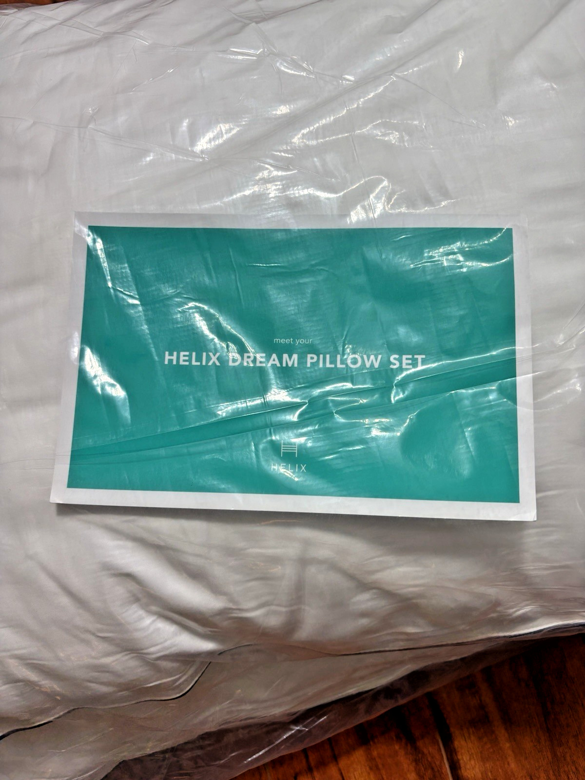 Helix Dream Pillow Set Standard Size White Hypoallergenic Down Alternative - New gallery