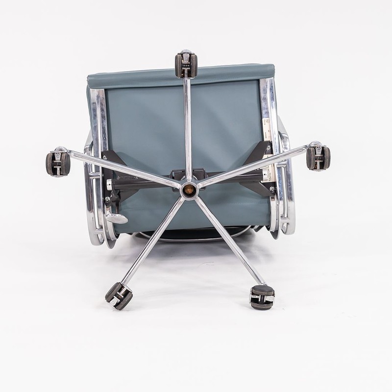 2005 Herman Miller Eames Soft Pad Executive Desk Chair in Blue Leather 15x Avail gallery