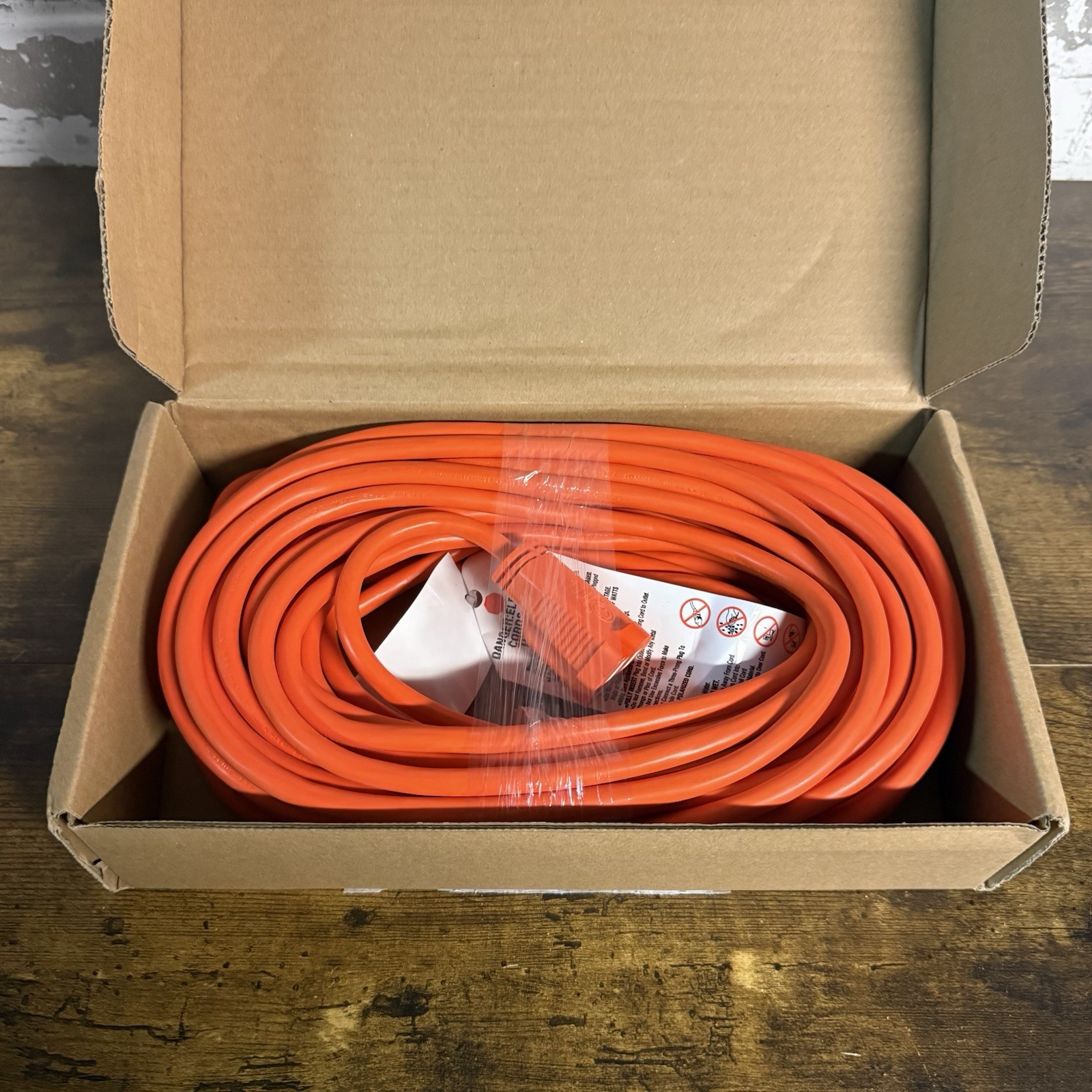 NEW - Amazon Basics 50-Foot 3-Prong Heavy-Duty Extension Cord 13A 1625W gallery