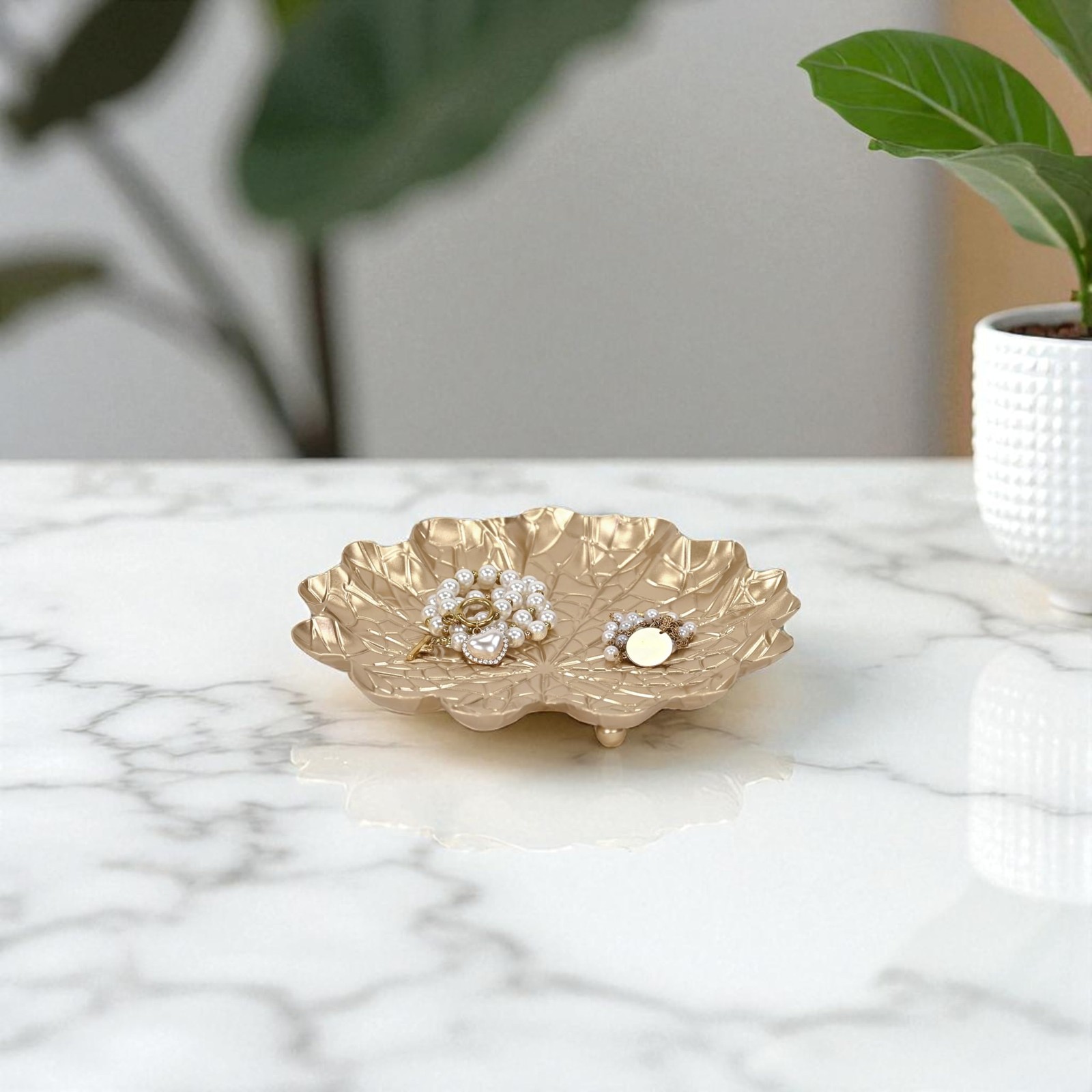 DelphIne Gold Lilypad Catchall Tray 7Dot75In gallery