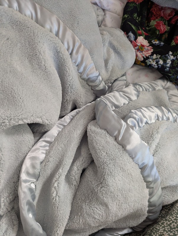 Original Simply Shabby Chic Blanket Rare Blue-Green Queen Two Ply 98X94 gallery