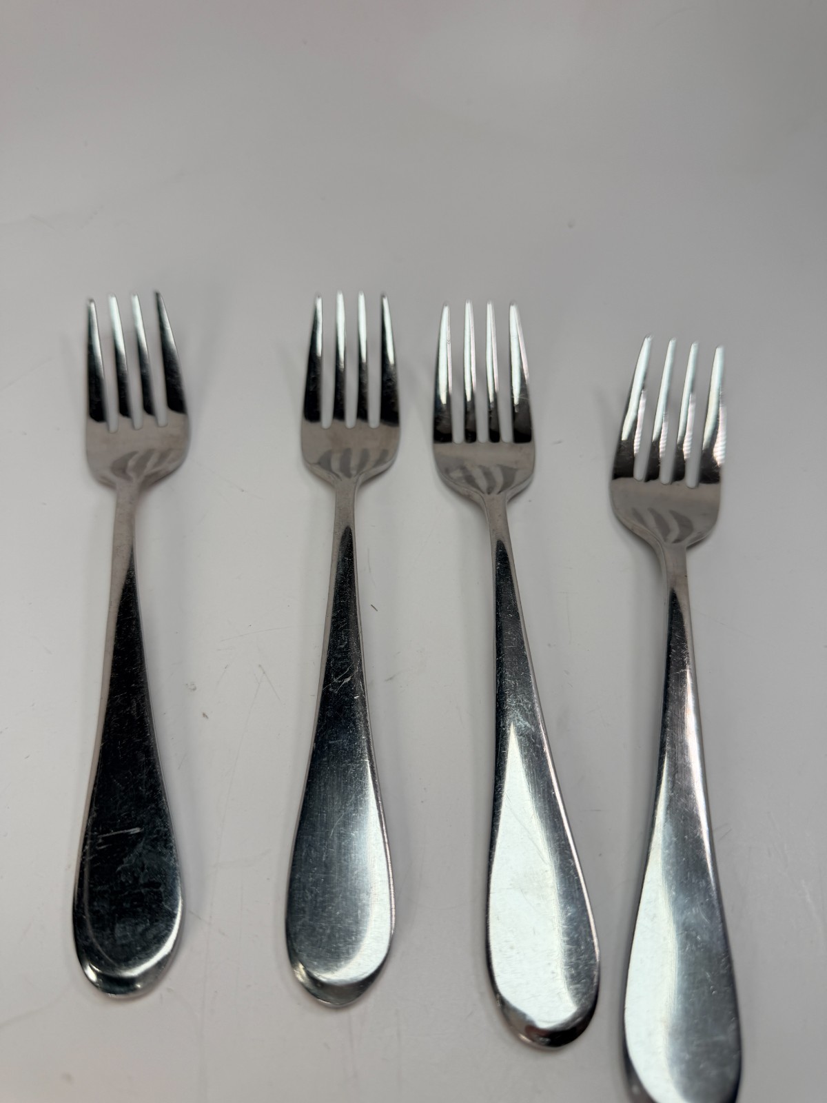 Oneida Stainless Flatware ICARUS (GLOSSY) Dinner Fork Set of 4 89-203, 8" gallery