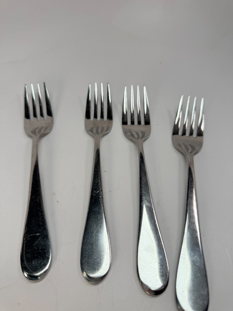 Oneida Stainless Flatware ICARUS (GLOSSY) Dinner Fork Set of 4 89-203, 8"