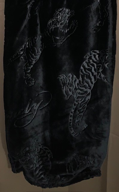 Ed Hardy Black TIgers & Logos Embossed Oversized Plush Throw Blanket 60" X 70" gallery