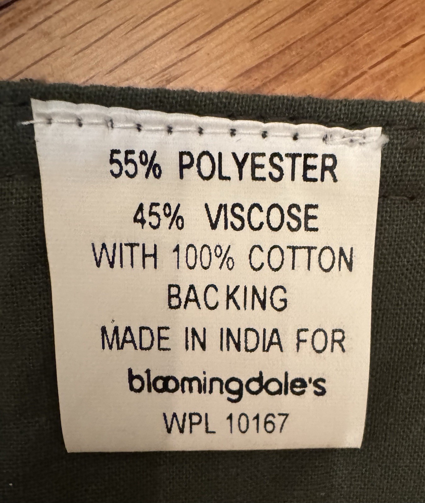 PLACEMATS (6) BLOOMINGDALES MULTICOLORED PRINT POLYESTER/COTTON/VISCOSE FABRIC gallery