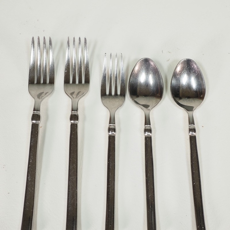 International Stainless Radial Pattern Discontinued 9 Pieces Fork Spoon Knife gallery
