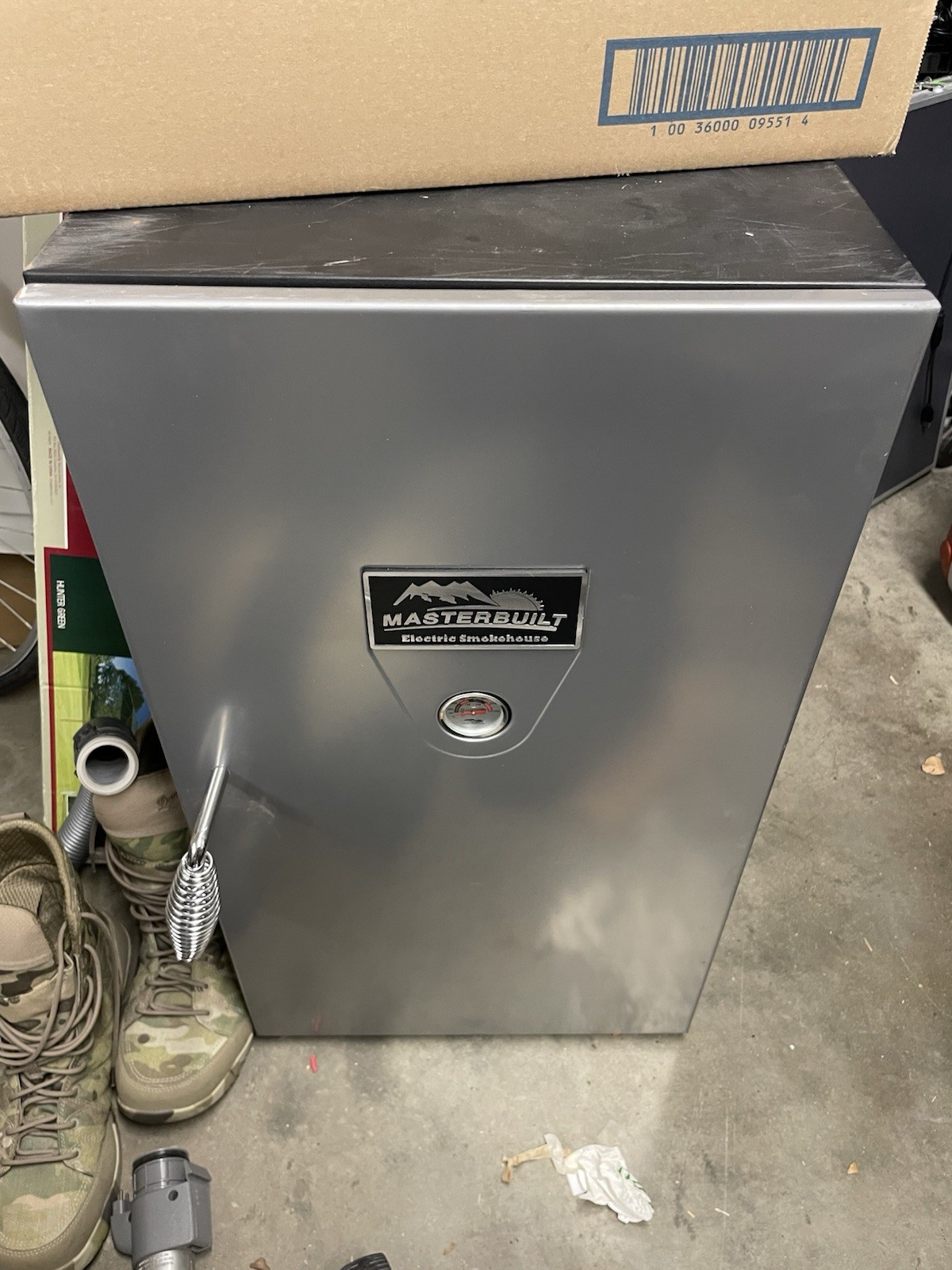 Masterbuilt® 30-inch Electric Vertical BBQ Smoker with Analog, Black gallery