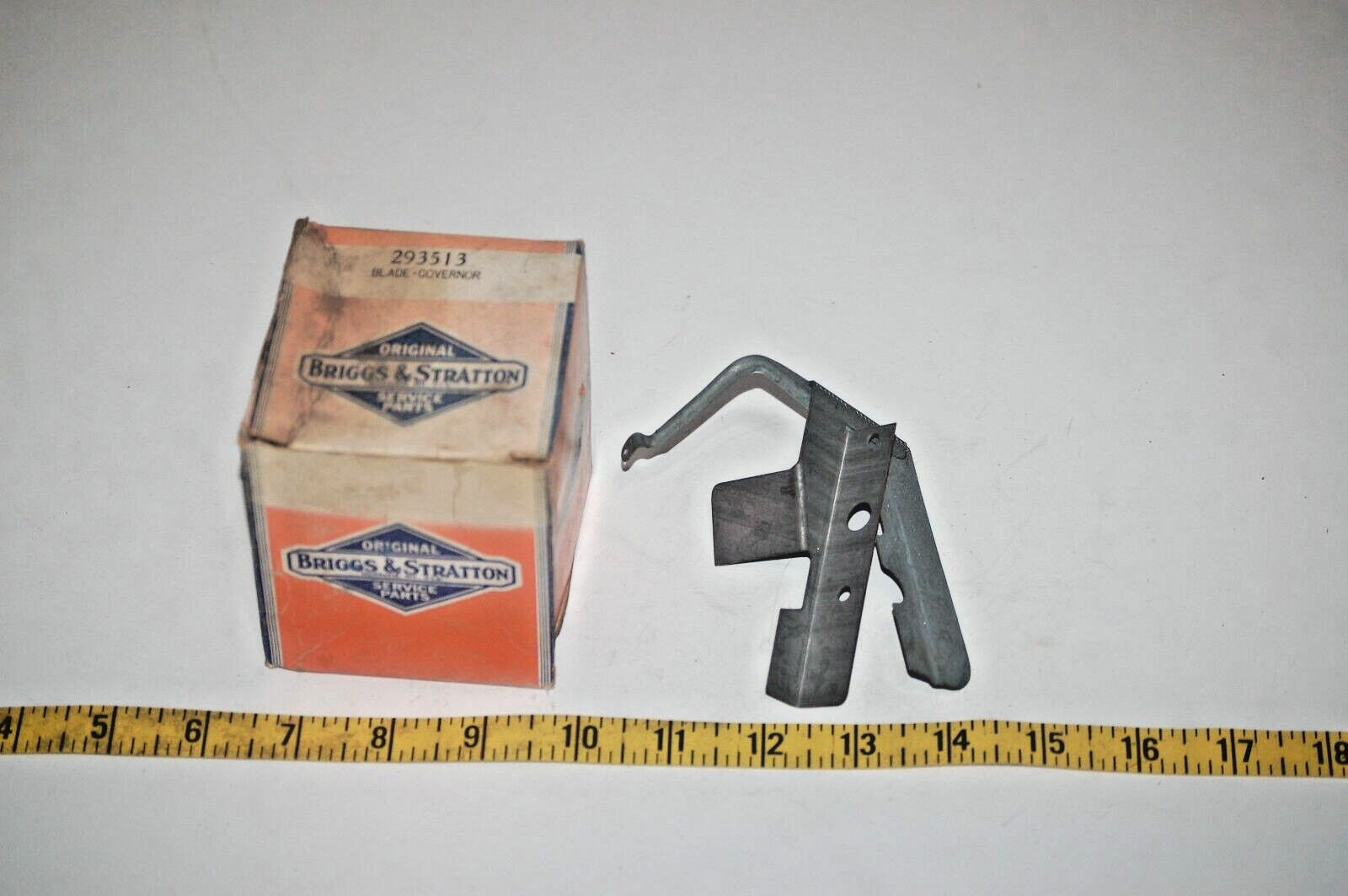 Vintage NOS Briggs and Stratton Blade - Governor - P# 293513 gallery