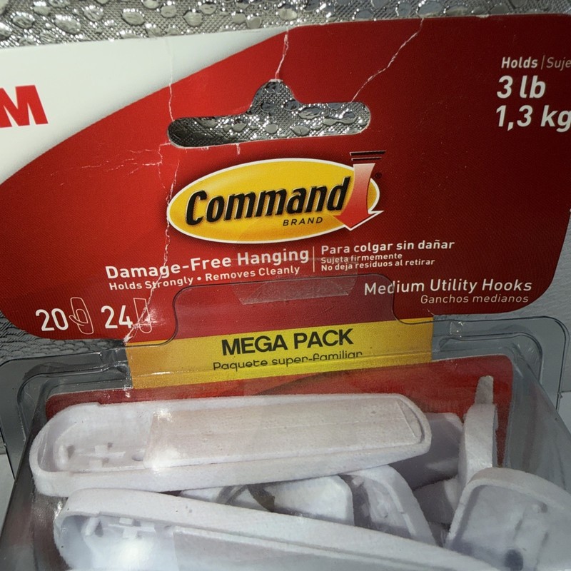 3M Command Hooks 3lb Capacity Plastic White Mega Pack 20 Hooks 24 Strips #470{6} gallery