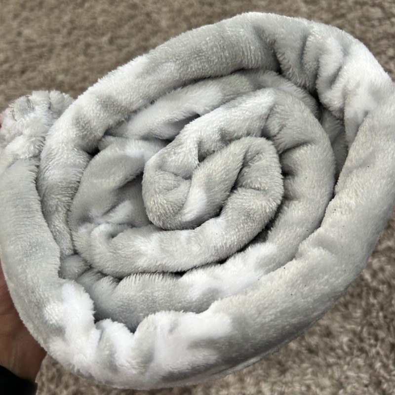 Holiday Time Super Soft Plush Throw Grey White Snowflake Blanket 50x60 NEW gallery