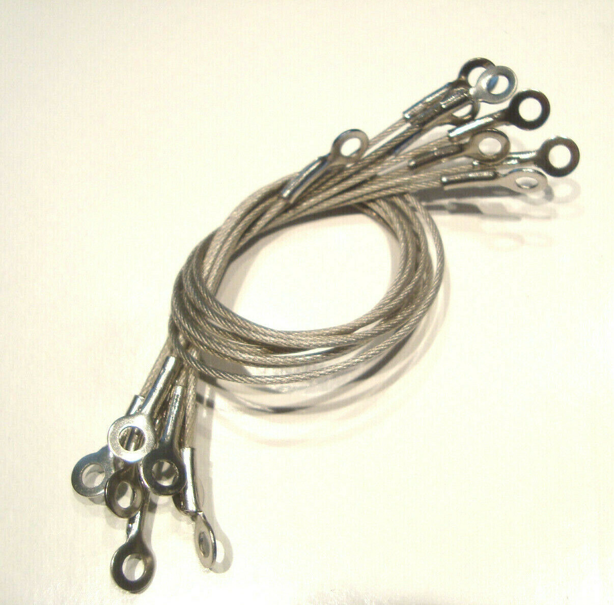Vinyl coated Cable Length with Eyelets, Cable Size 2.0mm, Eyelet Opening 5.0mm gallery