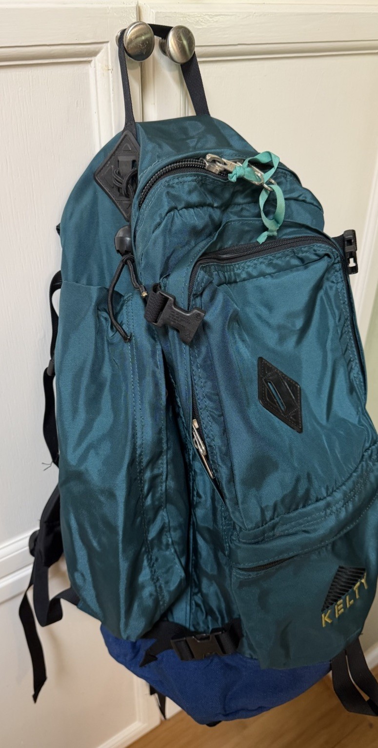Kelty Red Wing Internal Frame Backpack Green And Black Excellent Condition 4