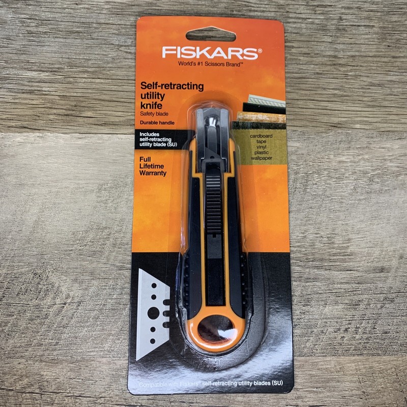 Fiskars 144740-1001 Self-retracting Utility Knife Box Cutter gallery