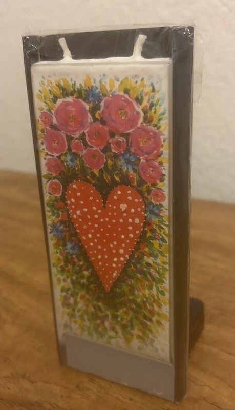 Flatyz Flat Candle with Large Red Heart & Flowers Floral Gold Accent Dot D 21040 gallery