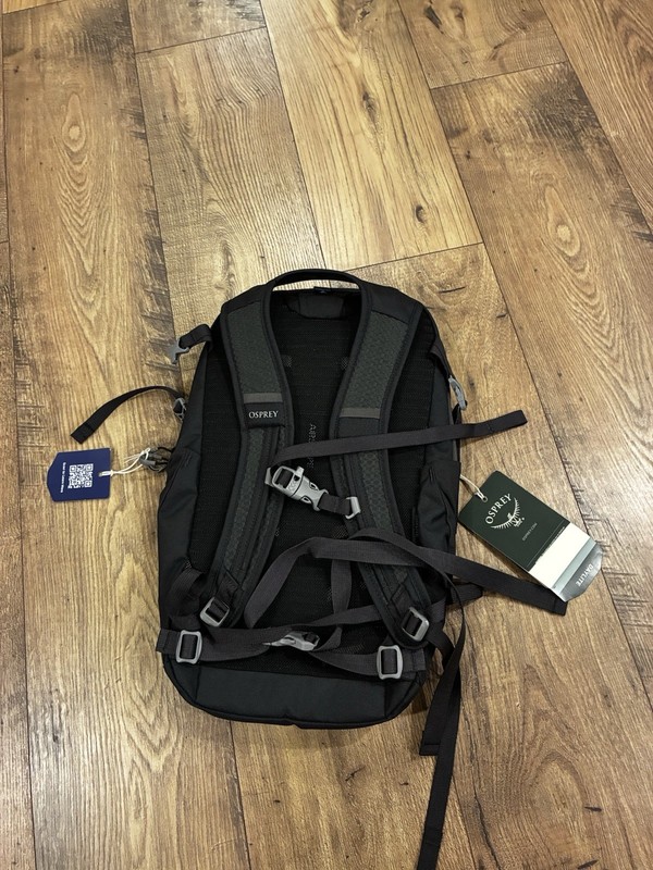 Osprey Daylite Pack / Hydration Backpack Airscape Black NWT 3