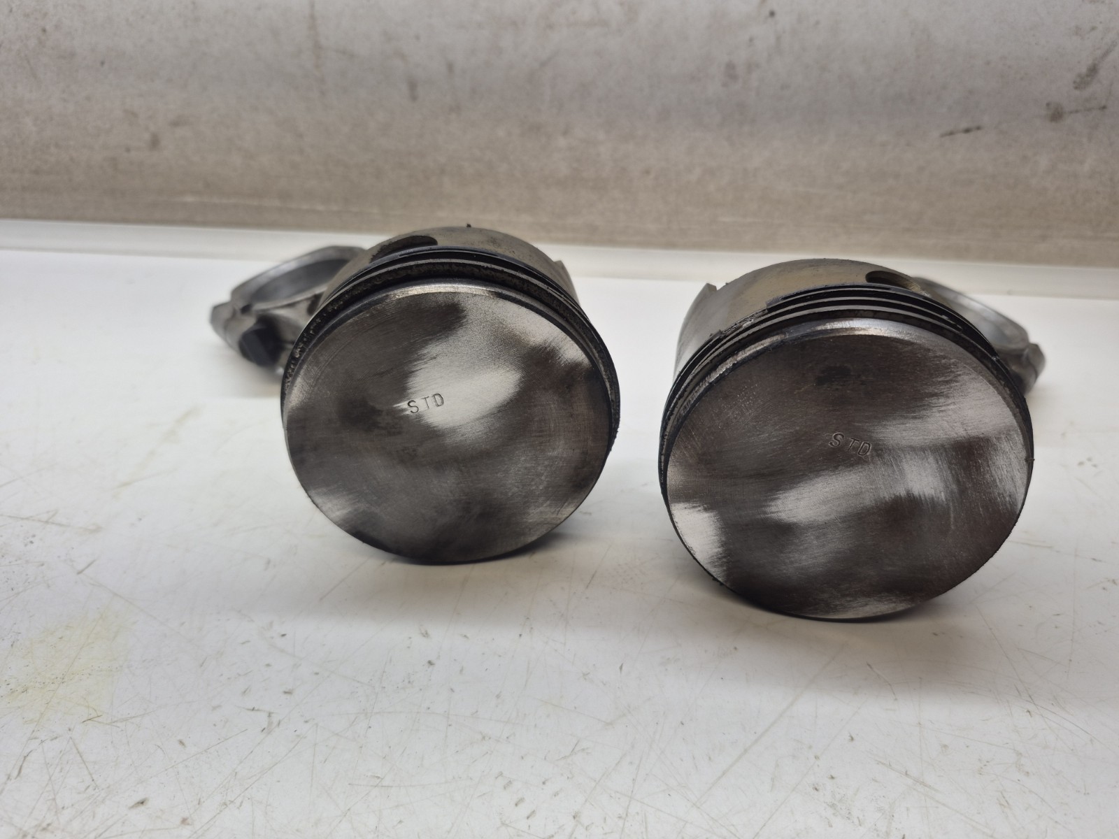 Onan BF/MS B43 B48 Connecting Rods & Pistons 170-3439 18hp 20 Hp Standard Bore gallery