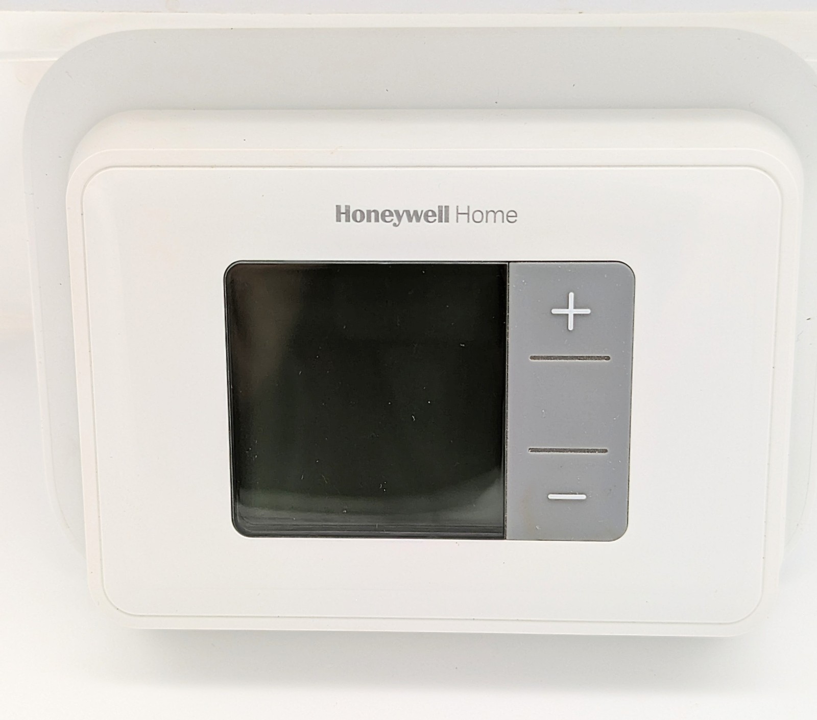 Honeywell Home T2 Non-programmable Thermostat RTH5160D Pre-owned Untested AS IS gallery