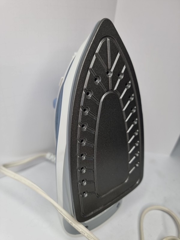 True Living Essentials Steam Iron Model TLE- 1700 / 1200W. Tested Works! gallery