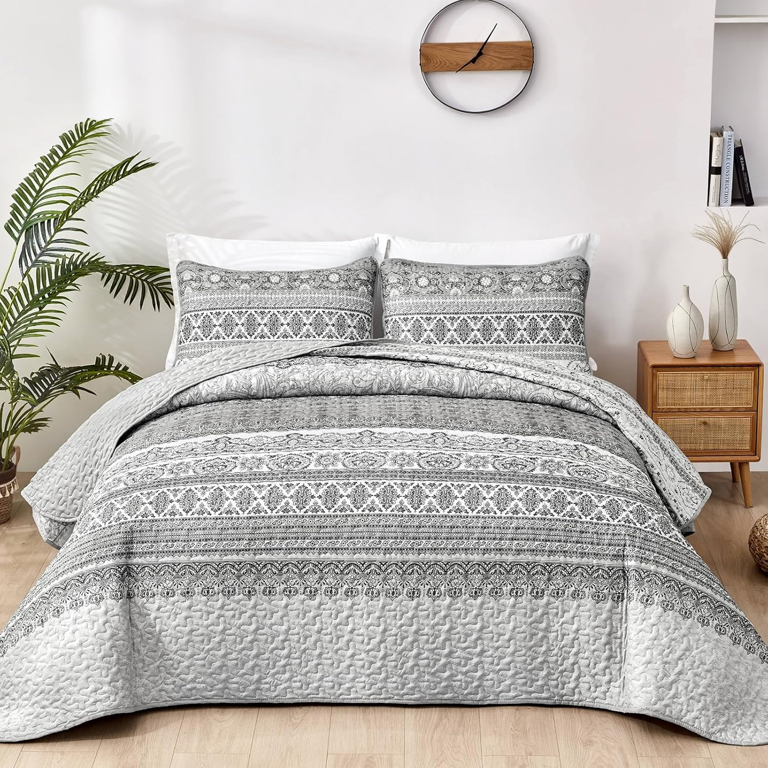 Boho Queen Quilt Set, Grey Bohemian Queen Quilt Bedding Set, Lightweight Microfi gallery