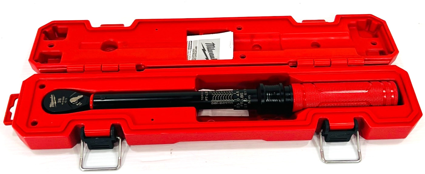 Milwaukee 3/8” Drive Click Torque Wrench 48-22-9202 (20-100 ft·lbf) gallery