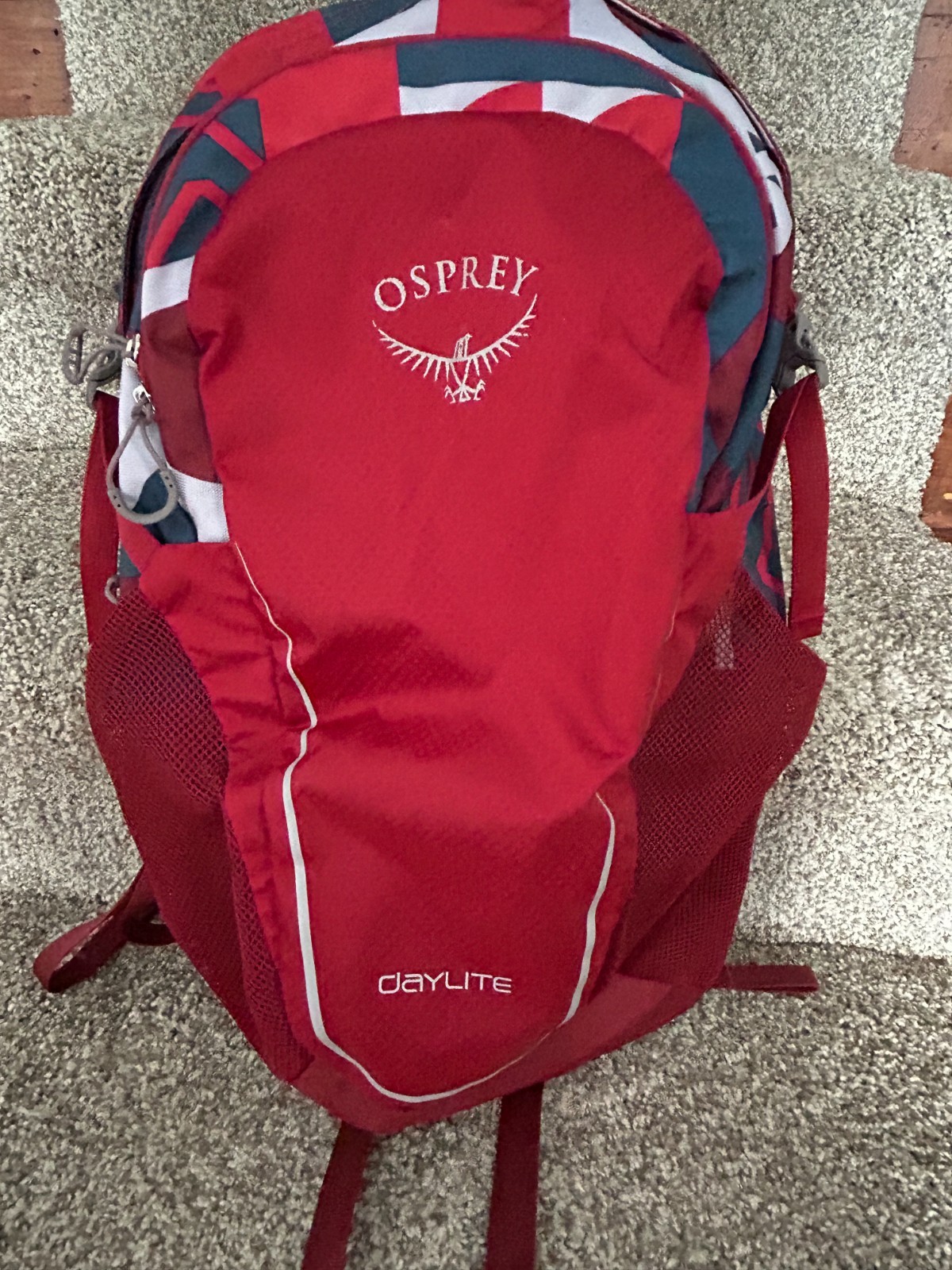 Osprey Daylite Backpack - Red/Grey /Blue New Condition