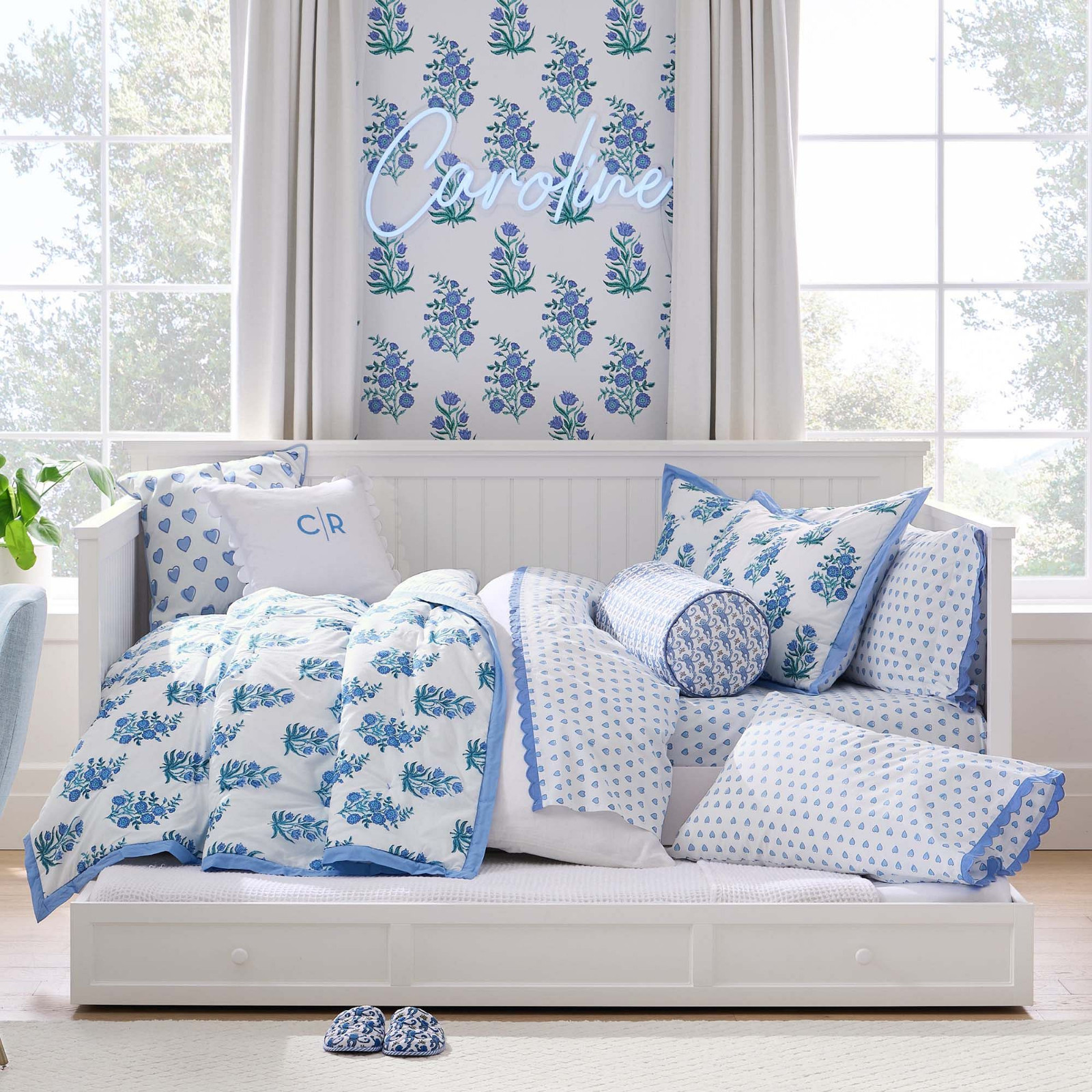 Best Seller Pottery Barn Roller Rabbit Wild Rose Quilt Twin/Twin XL gallery