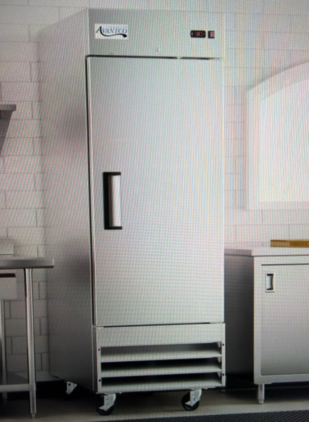 Avantco A-19F-HC 29" Solid Door Reach-In Freezer gallery