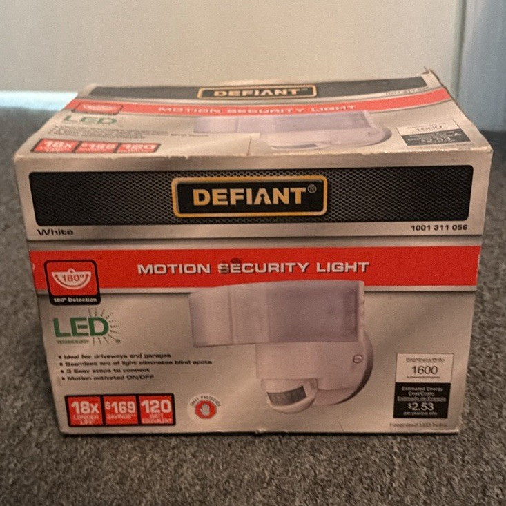 Defiant LED Motion Dusk-to-Dawn Security Light 1600 lm White DFI-5882-WH gallery