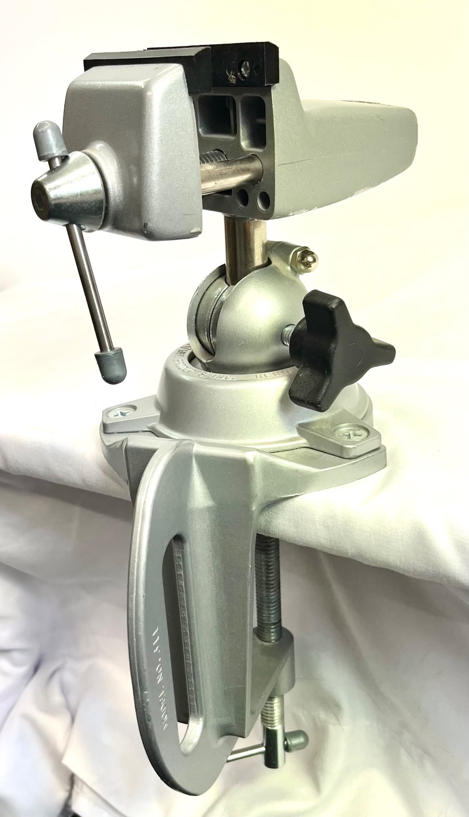 Panavise Standard Head 303 with Low Profile Base, Bench Clamp, and Nylon Jaws gallery