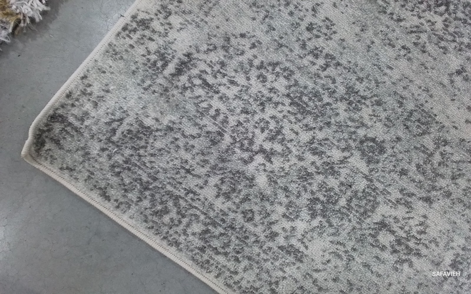 IVORY / GREY 2'-2" x 7'-0" Flaw in Rug, Reduced Price 1172795440 EVK256F-27 gallery