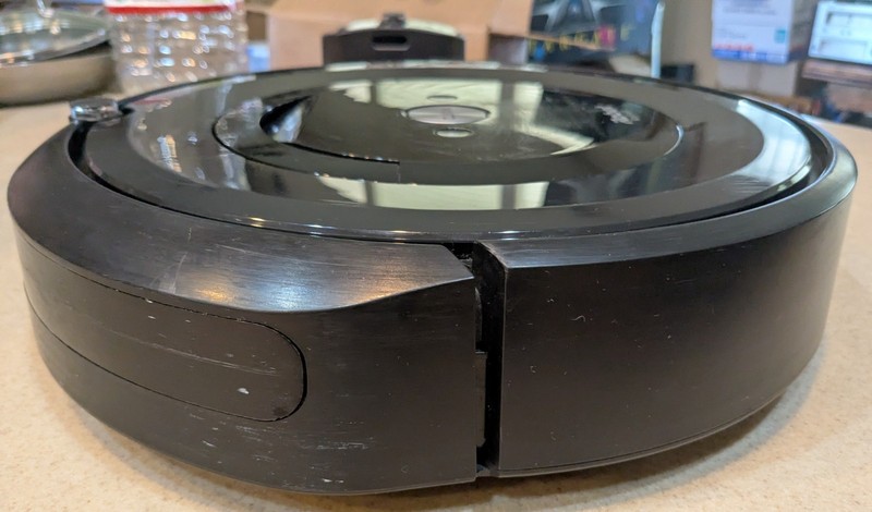 iRobot Roomba E5 Robot Vacuum /charging base , Wi-Fi Connected gallery