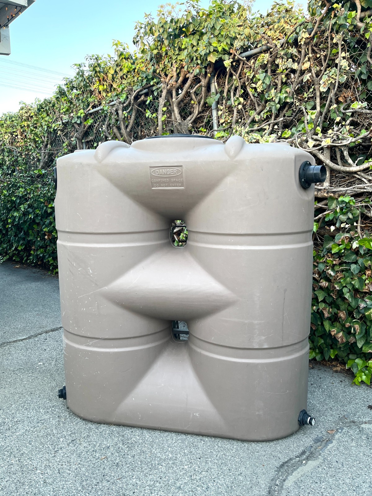 Bushman Slimline 265 Gallon Poly Water Tank Rainwater harvesting container tan gallery