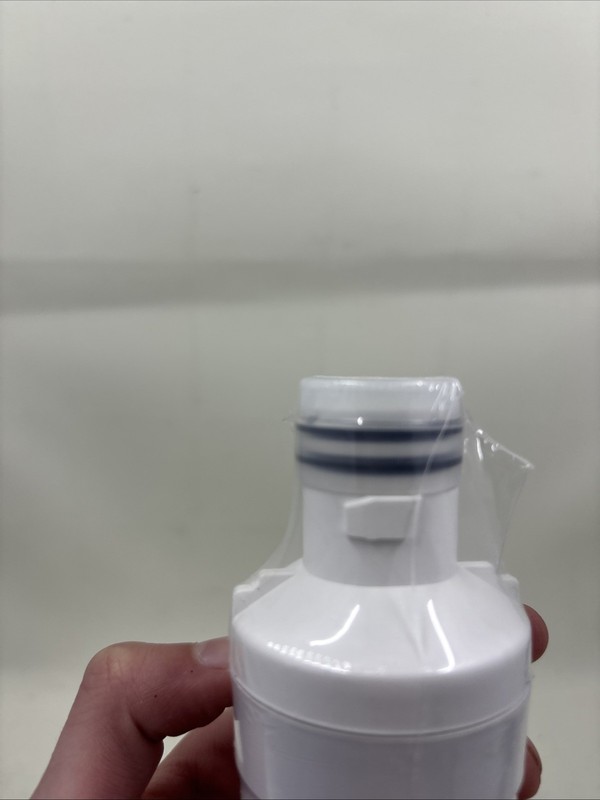 Waterdrop Replacement Refrigerator Water Filter WD-F46 for LG LT1000 gallery