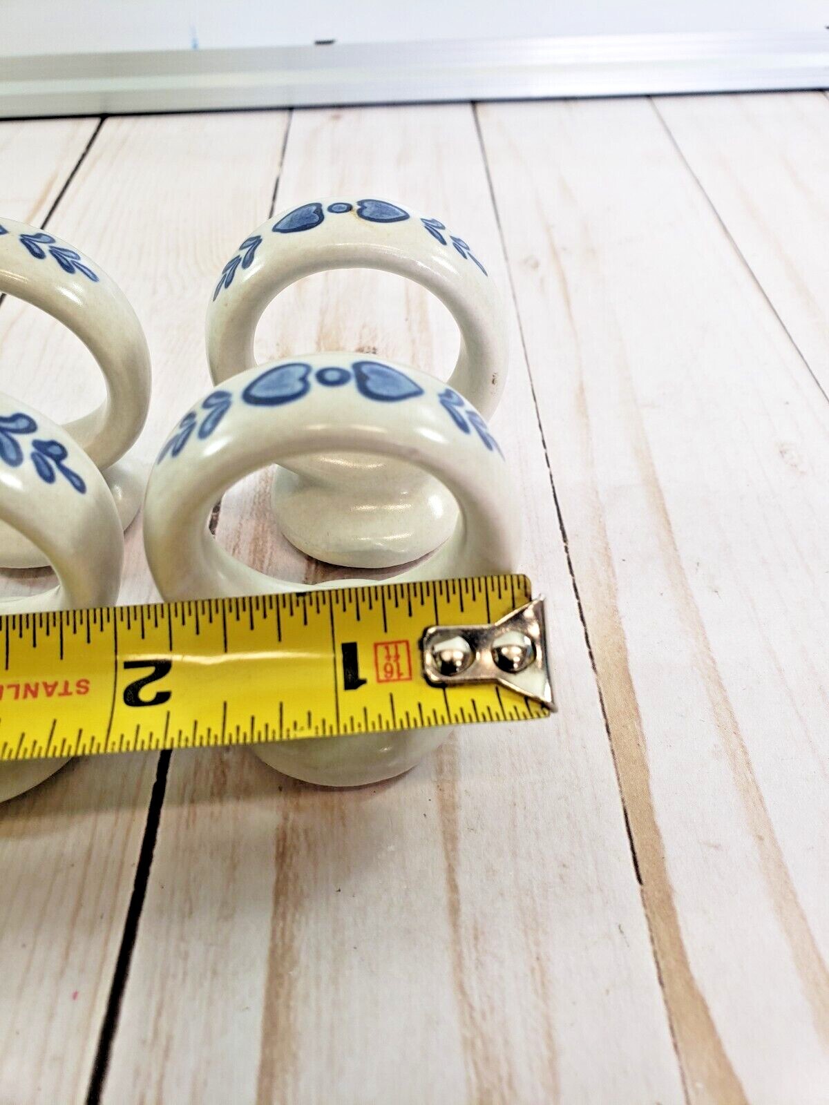 Set of 4 Pfaltzgraff CERAMIC Napkin Rings Holders Yorktown Blue Hearts gallery