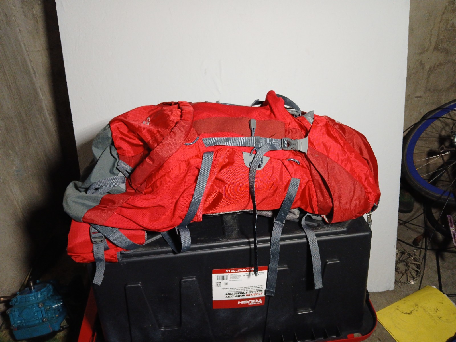 Deuter , Hiking Backpack, trecking,  backpacking , trecking , trail bag ,  3