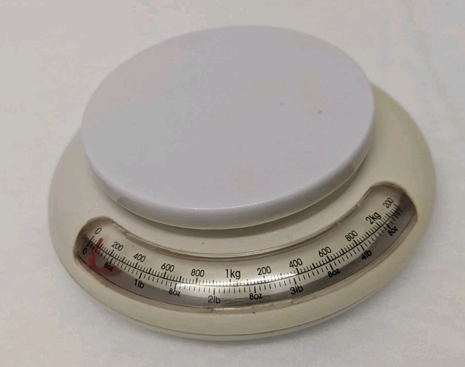 Vintage 2kg / 4lb Analog Kitchen Scale Cream White Made in China gallery