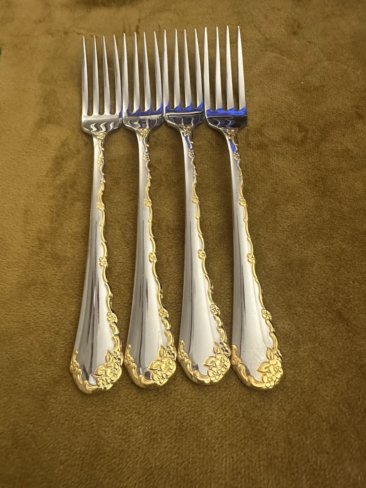 (4) DINNER FORKS Oneida Community GOLDEN BELLE ROSE Stainless Flatware gallery