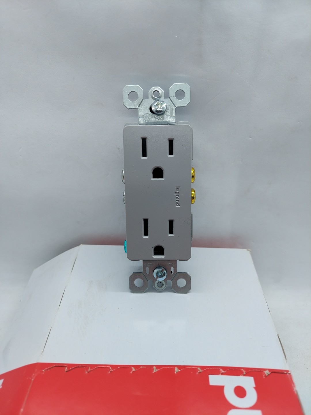 8 pack Legrand Radiant (885TRGRY) Duplex Receptacle 15A 125VAC 60Hz gallery