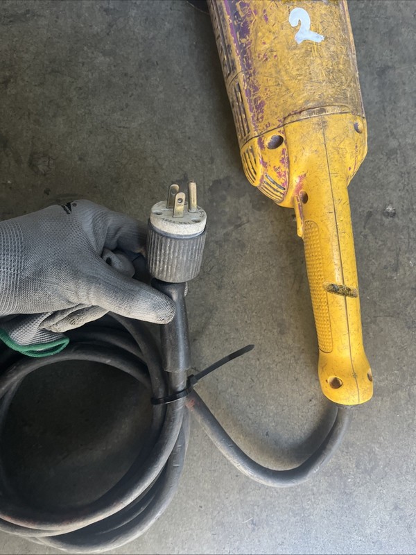 Dewalt 7" / 9" angle grinder D284 gallery