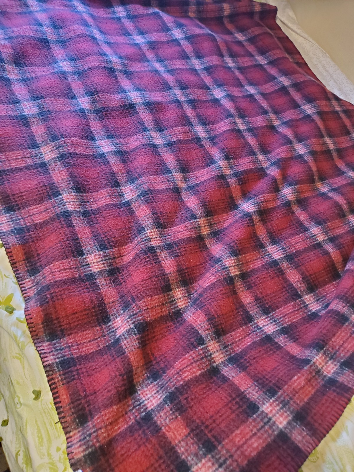 Woolrich Home Red Plaid Acrylic Polyester Reversible Throw Blanket 48" x 66" gallery
