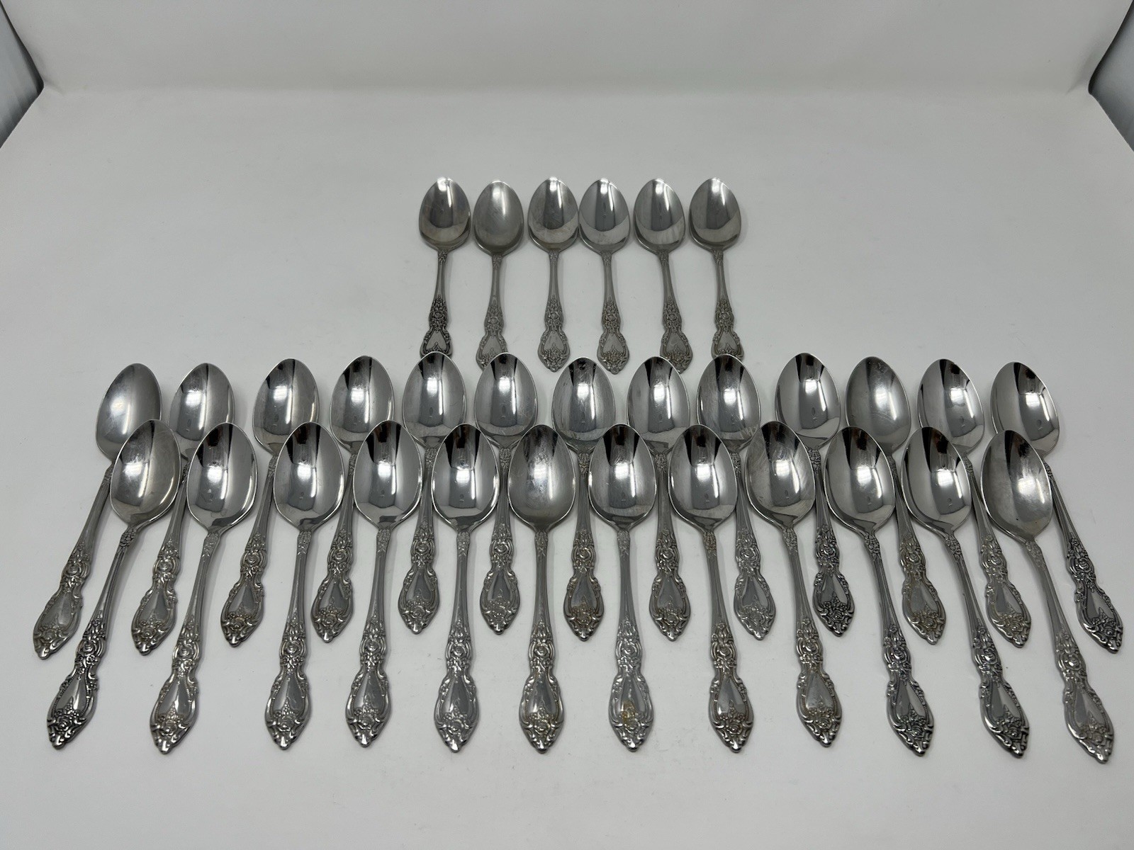 Oneida Stainless 18/0 Flatware WORDSWORTH Teaspoons - Lot of 31 - 5.93 inches gallery