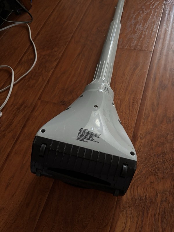 Pool Blaster Volt FX-2 Pool Vacuum, 7.5 VDC, Gray/Black, CE-Approved gallery